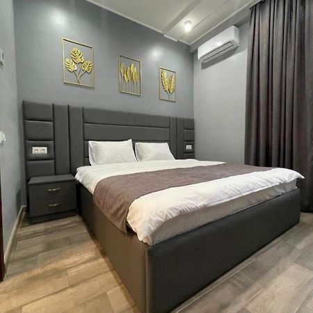 Days Hotel Jerevan Buitenkant foto