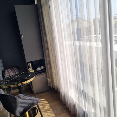 Days Hotel Jerevan Buitenkant foto
