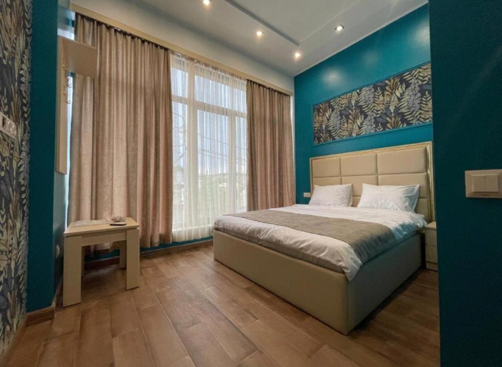 Days Hotel Jerevan Buitenkant foto