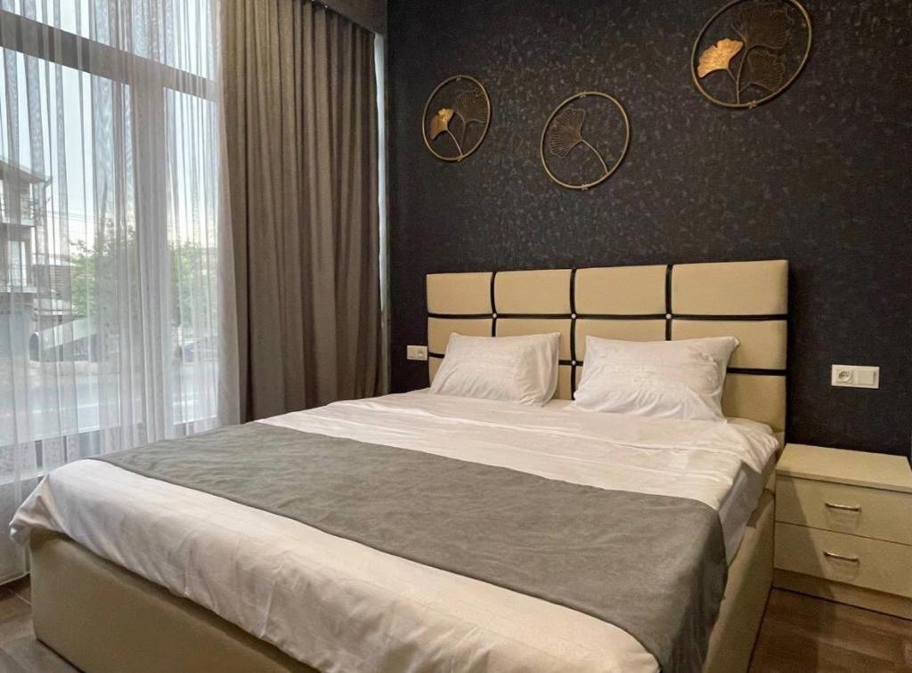 Days Hotel Jerevan Buitenkant foto